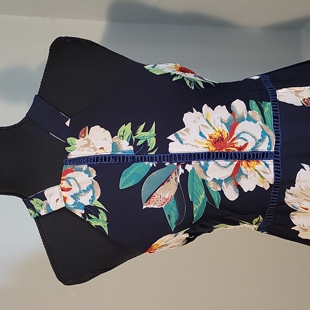 Maxi Floral Halter Dress - Picture 3 of 4